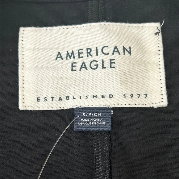 American Eagle Outfitters Black Button-Up Vest - Picture 3 of 4